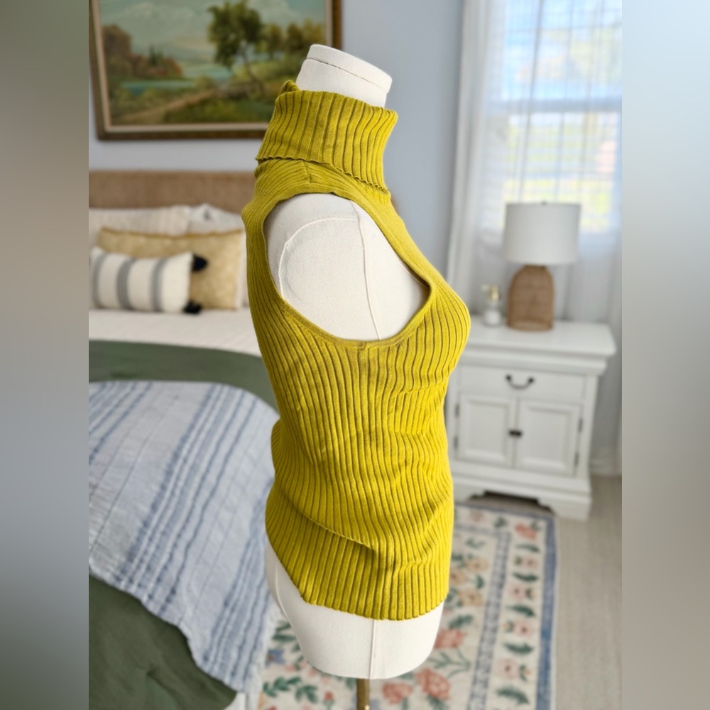 Express Sleeveless Ribbed Turtleneck Sweater M - Picture 2 of 6